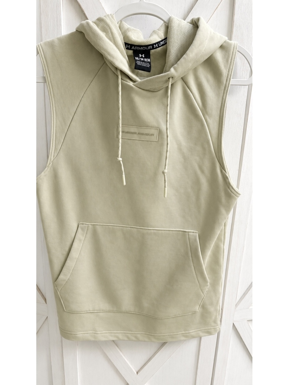 Under Armour Sleeveless Hoodie Vest – Cream – Men’s XS / Youth L-XL